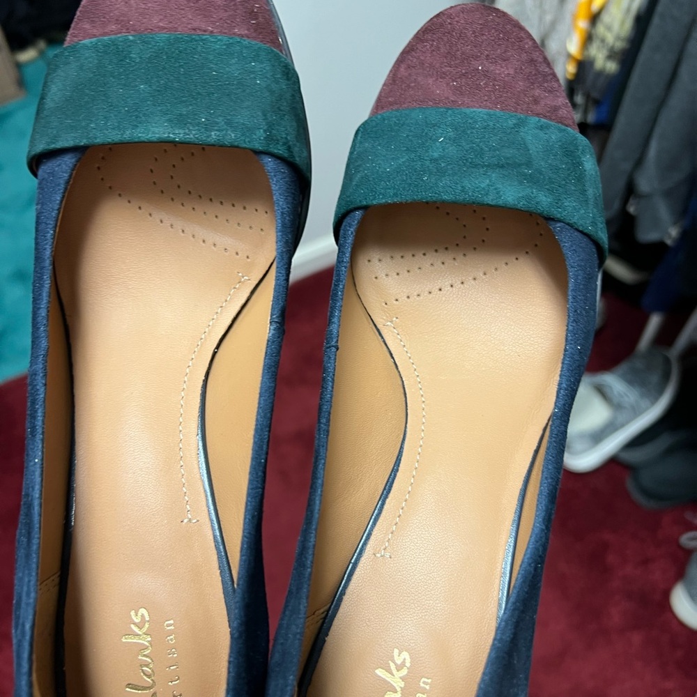 Clarks Women's Burgundy and Teal Suede Heels
